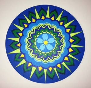 Japanese Cherry Blossom Family Crest Design (16" diameter)